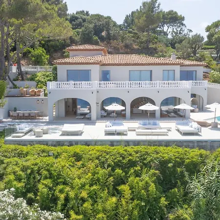 Villa Fcd75 - Super Exclusive Seafront Luxury In Les Parcs De Tropez